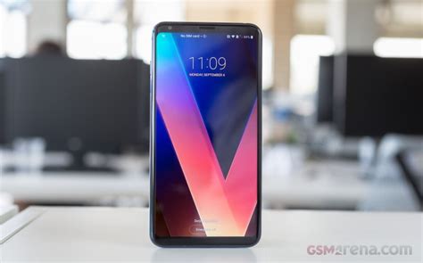 LG V30 review: All screen 